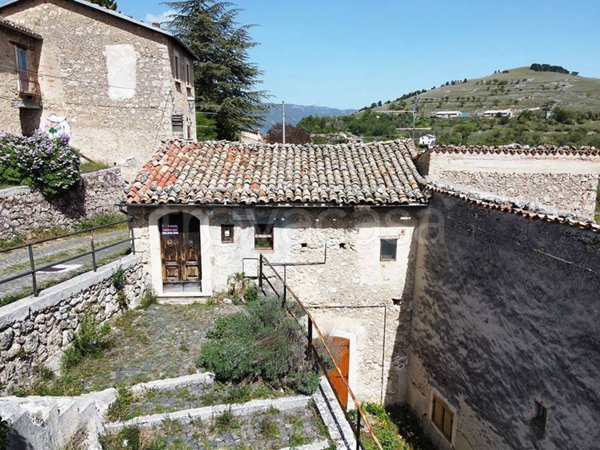 casa indipendente in vendita a Calascio in zona Rocca Calascio