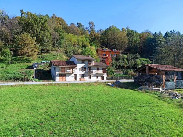 casa indipendente in vendita a Monastero di Vasco