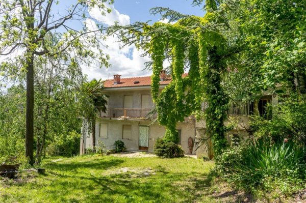 casa indipendente in vendita a Monastero di Vasco
