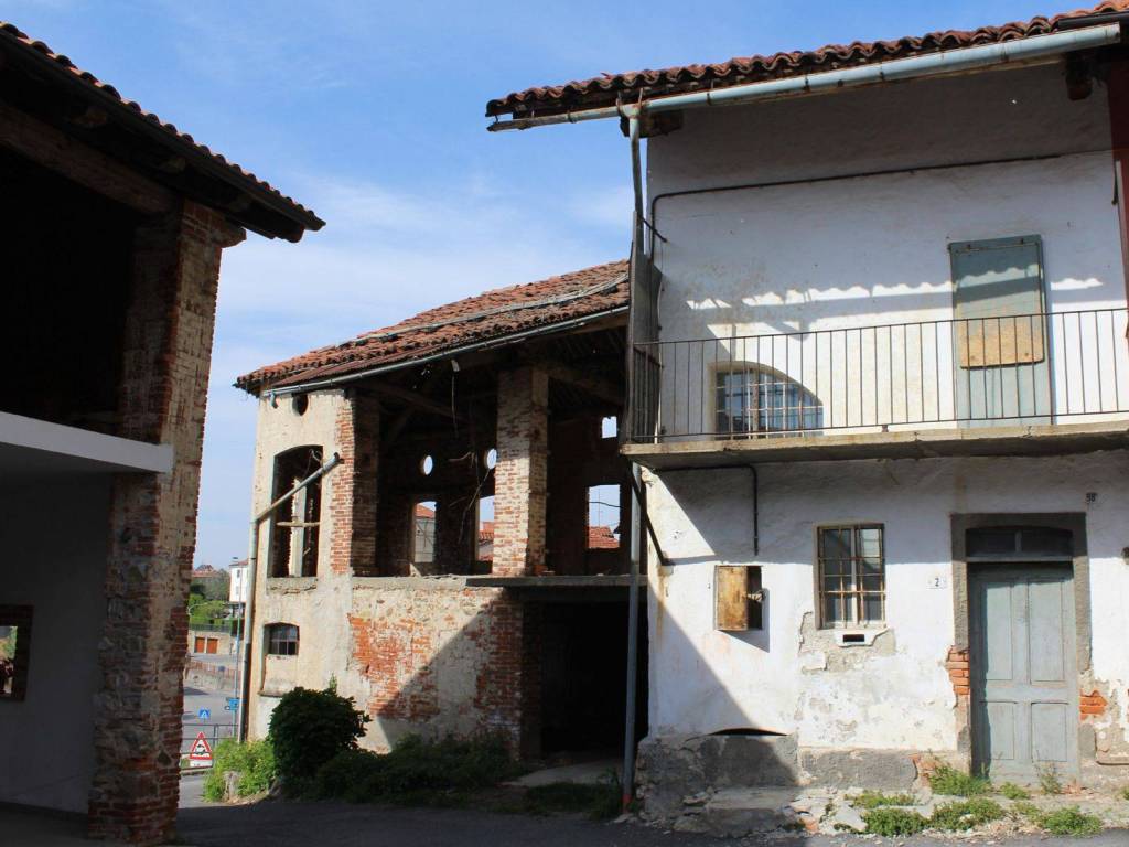 casa indipendente in vendita a Monastero di Vasco in zona Vasco