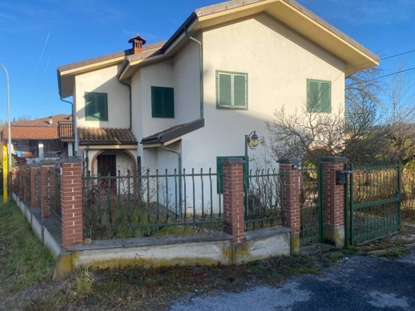 casa indipendente in vendita a Monastero di Vasco in zona Vasco