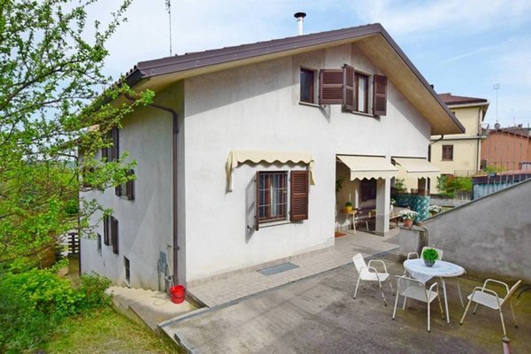 casa indipendente in vendita a Monastero di Vasco in zona Vasco