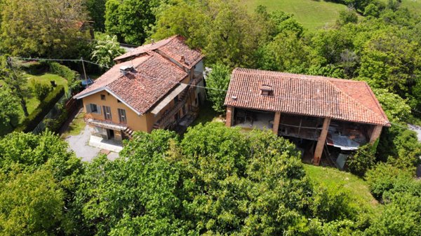 casa indipendente in vendita a Monastero di Vasco in zona Roapiana