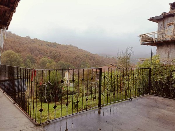 casa indipendente in vendita a Monastero di Vasco