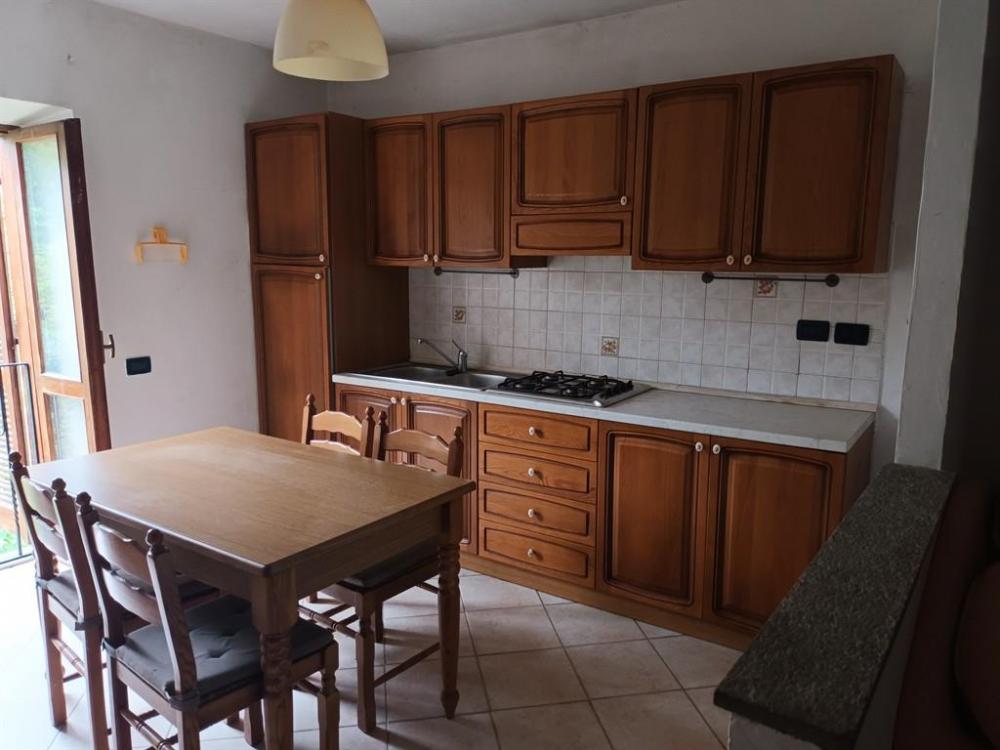 casa indipendente in vendita a Monastero di Vasco