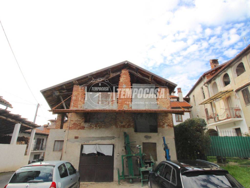 casale in vendita a Monastero di Vasco in zona Vasco