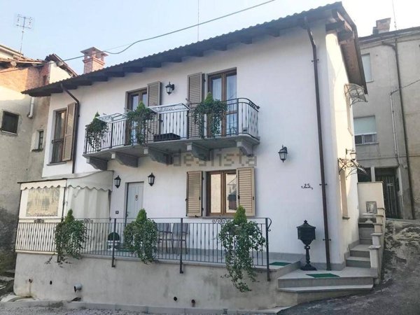 casa indipendente in vendita a Monastero di Vasco
