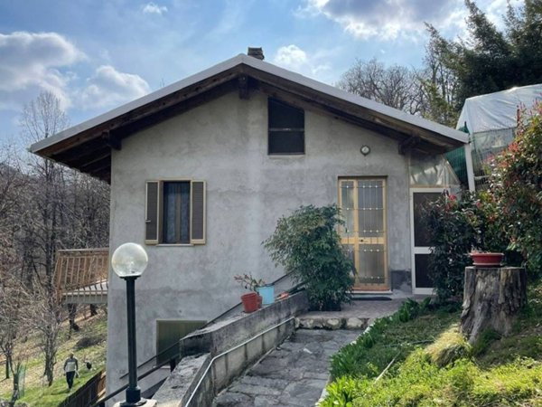 casa indipendente in vendita a Monastero di Vasco