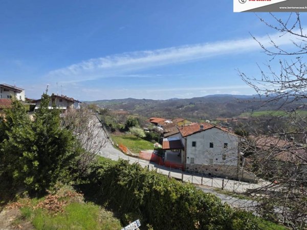 casa indipendente in vendita a Monastero di Vasco