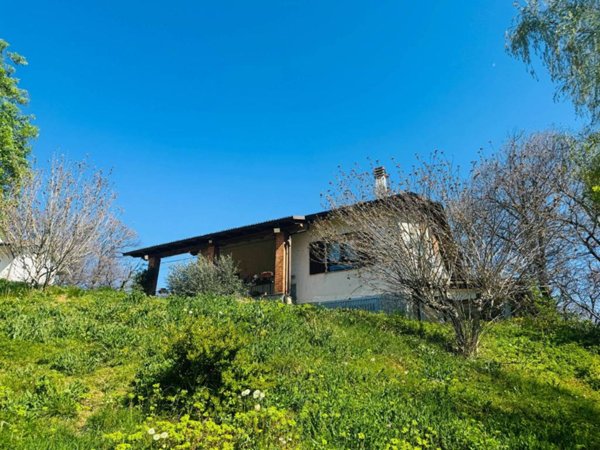 casa indipendente in vendita a Monastero di Vasco