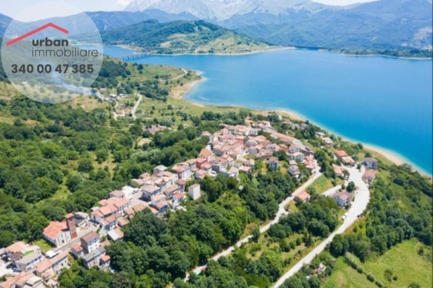 terreno edificabile in vendita a Campotosto