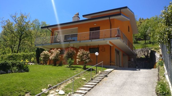 casa indipendente in vendita a Canistro