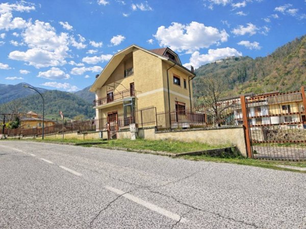 casa indipendente in vendita a Canistro