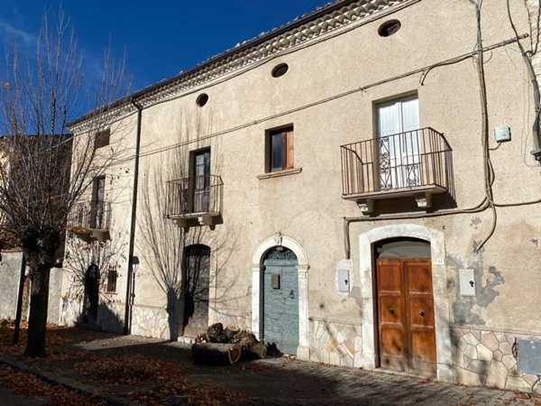 casa indipendente in vendita a Cansano