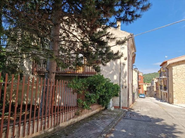 casa indipendente in vendita a Cansano