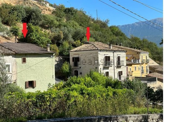 casa indipendente in vendita a Capestrano