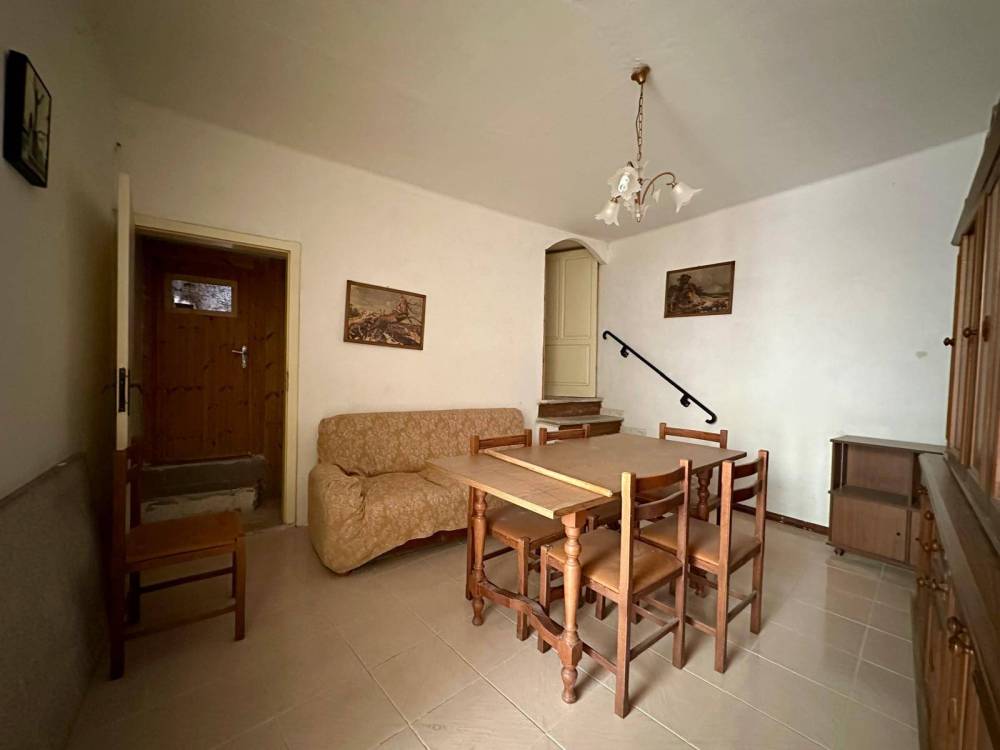 casa indipendente in vendita a Capestrano