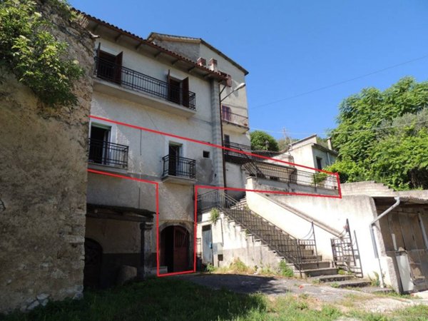 appartamento in vendita a Capestrano in zona Capodacqua