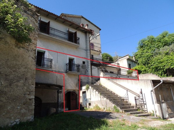 appartamento in vendita a Capestrano