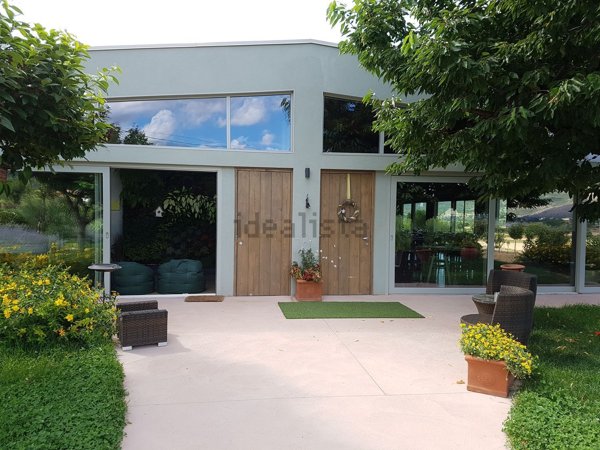 azienda agricola in vendita a Capestrano in zona Capodacqua