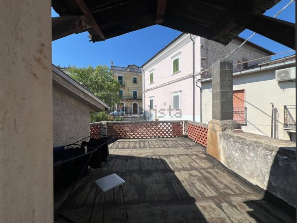 casa indipendente in vendita a Capestrano