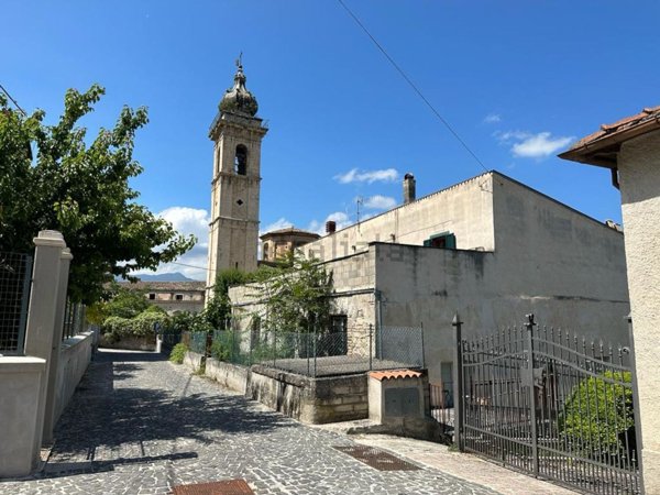 casa indipendente in vendita a Capestrano
