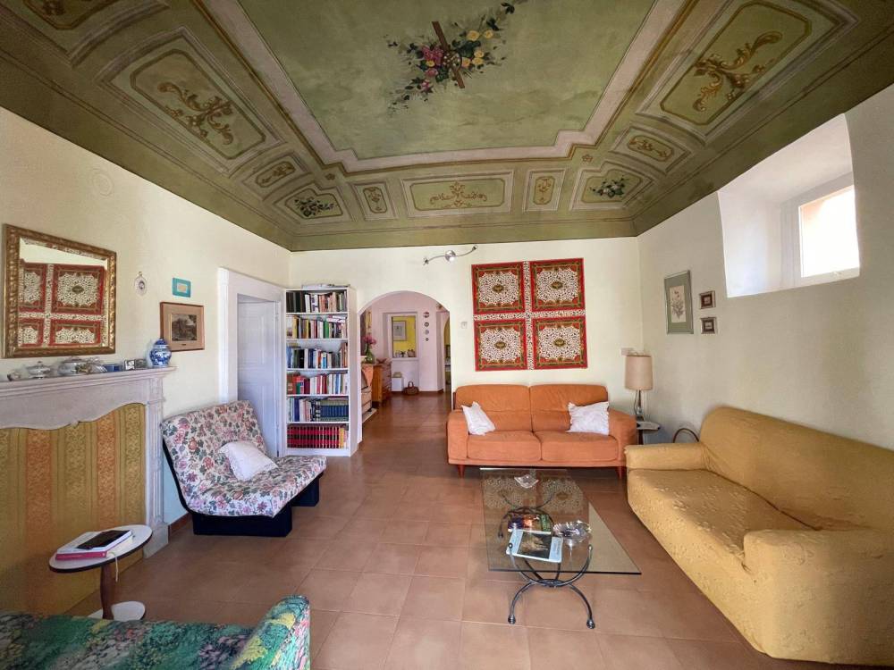 casa indipendente in vendita a Capestrano
