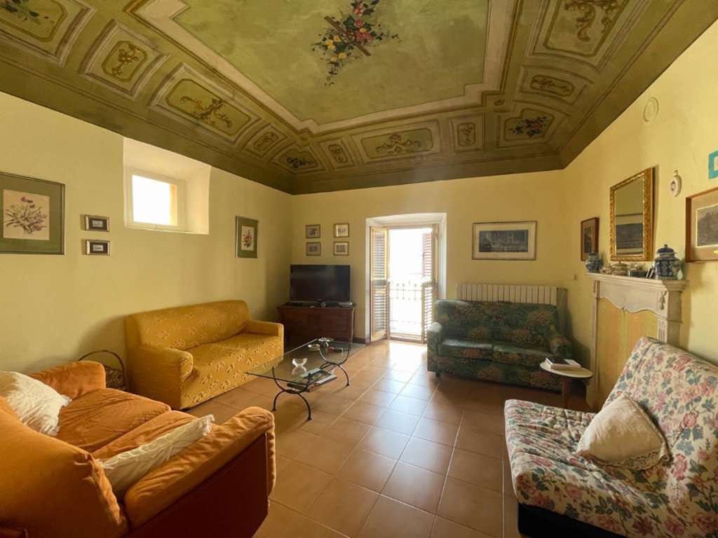casa indipendente in vendita a Capestrano