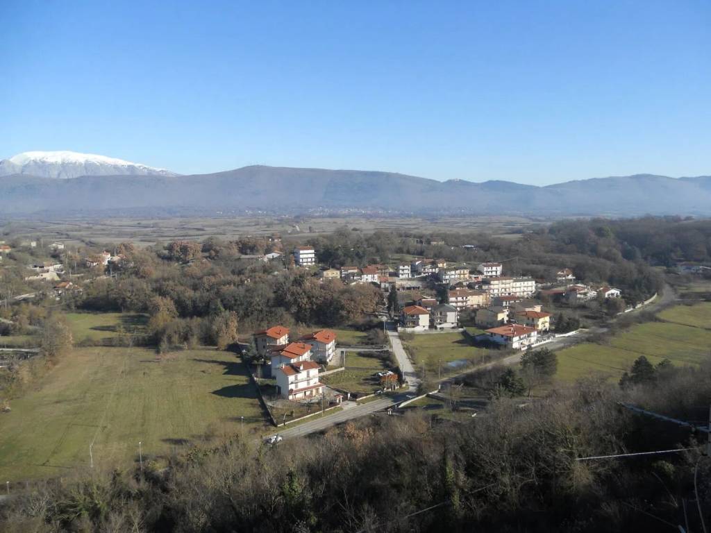 appartamento in vendita a Capistrello in zona Corcumello