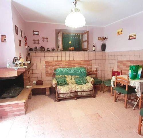casa indipendente in vendita a Capistrello