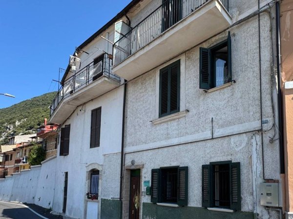casa indipendente in vendita a Capistrello