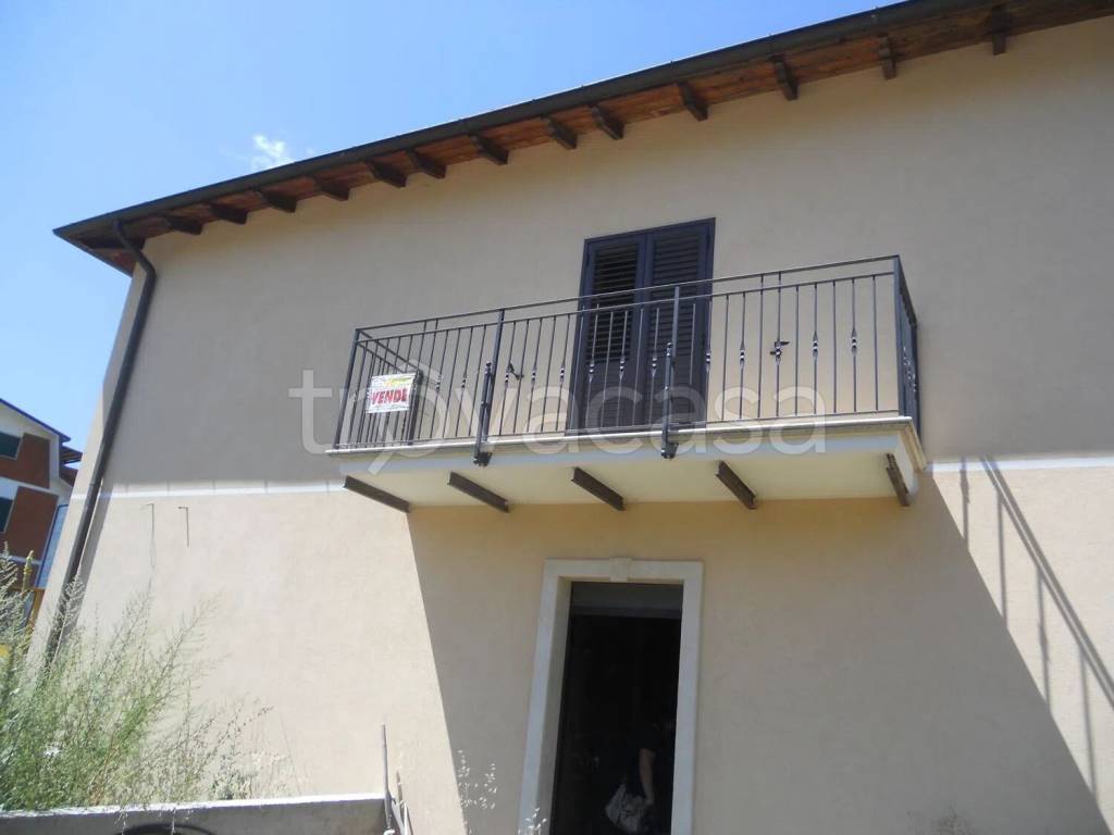 casa indipendente in vendita a Capistrello