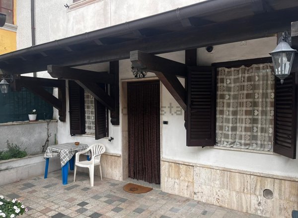 casa indipendente in vendita a Capistrello