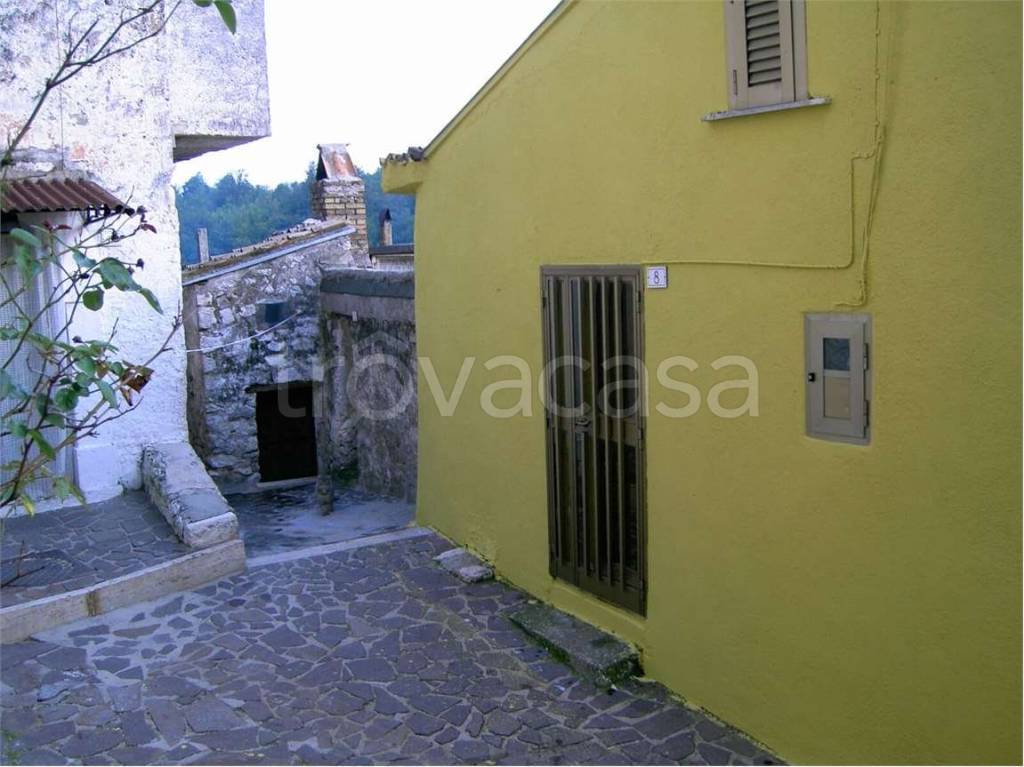 casa indipendente in vendita a Capistrello