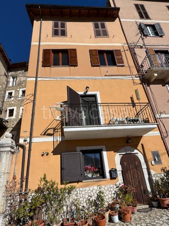 casa indipendente in vendita a Capistrello