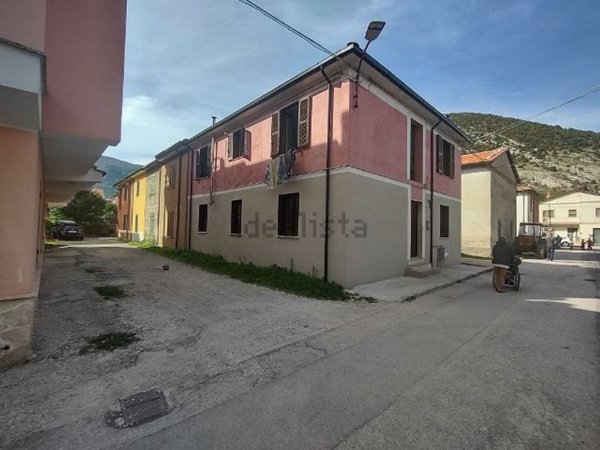 appartamento in vendita a Capistrello