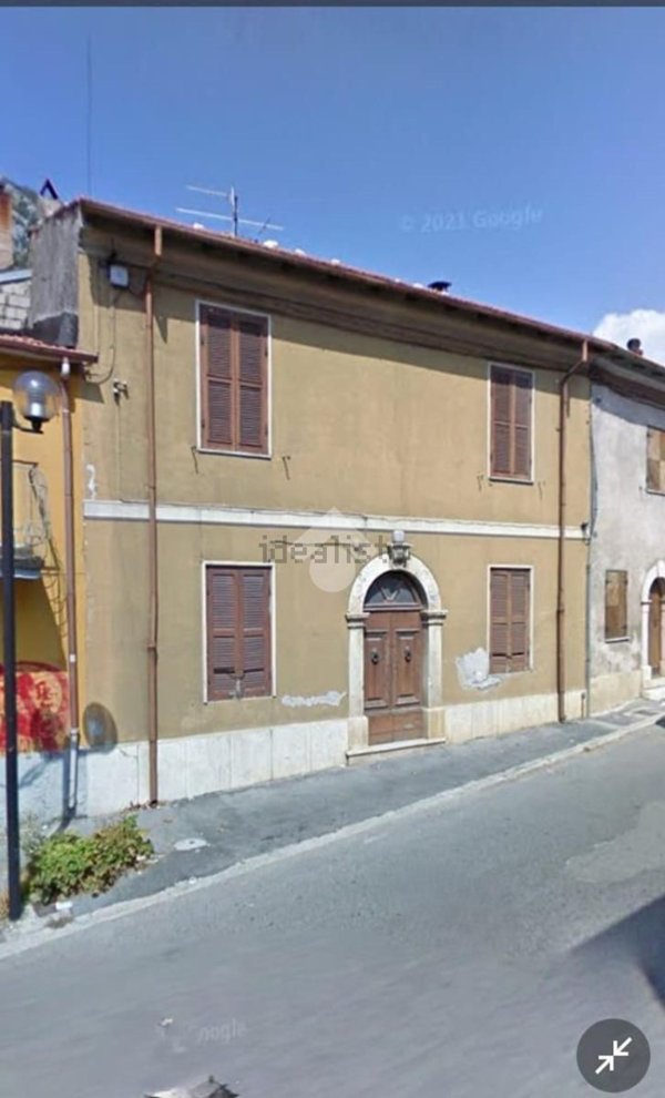 casa indipendente in vendita a Capistrello