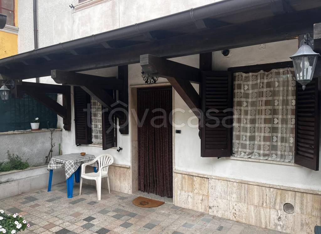 casa indipendente in vendita a Capistrello
