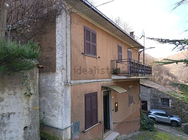 casa indipendente in vendita a Capistrello in zona Pescocanale