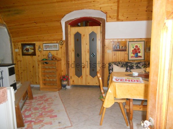 casa semindipendente in vendita a Capistrello