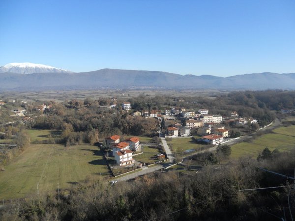 appartamento in vendita a Capistrello in zona Corcumello