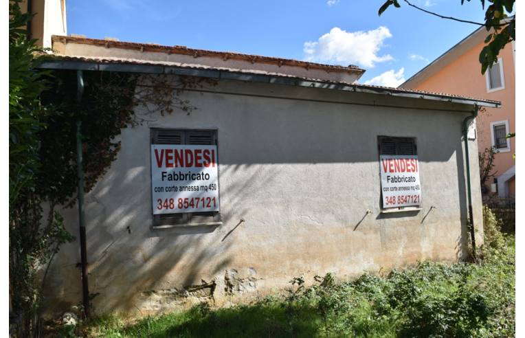 casa indipendente in vendita a Capistrello