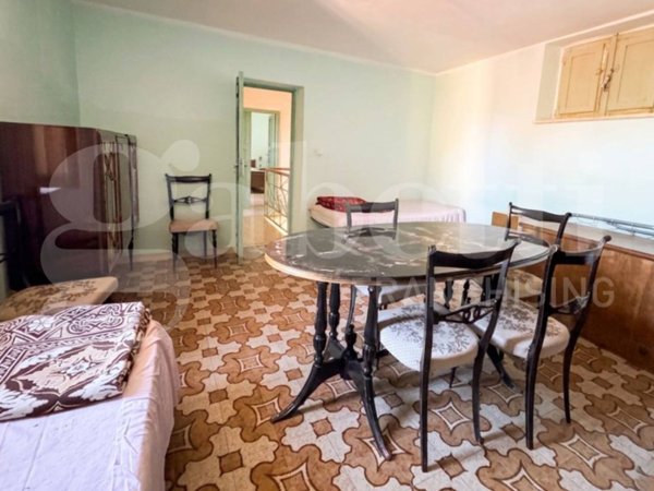casa indipendente in vendita a Capistrello