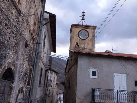 casa indipendente in vendita a Capistrello in zona Corcumello