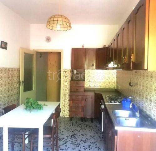 casa indipendente in vendita a Capistrello in zona Corcumello