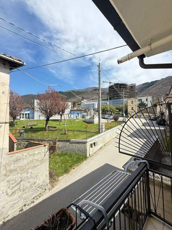appartamento in vendita a Capitignano in zona Pago