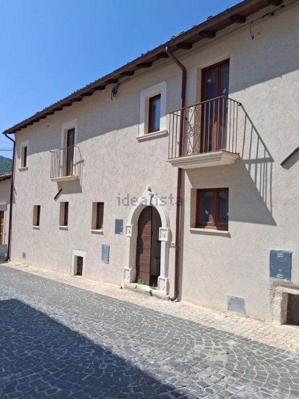 casa indipendente in vendita a Caporciano