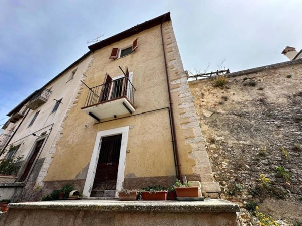 casa indipendente in vendita a Carapelle Calvisio