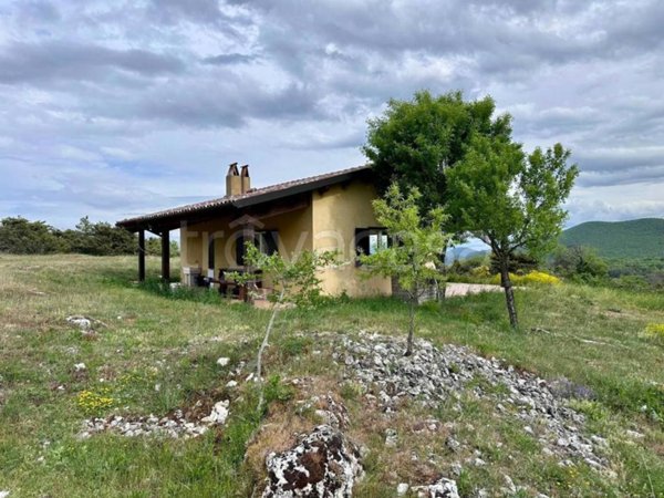 casa indipendente in vendita a Carapelle Calvisio