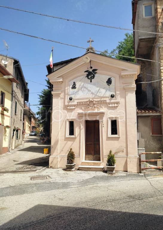 casa indipendente in vendita a Carsoli in zona Poggio Cinolfo